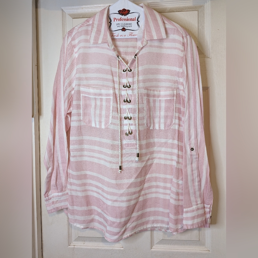 Ladies Nine West long sleeve ladies size L pink and white shirt
